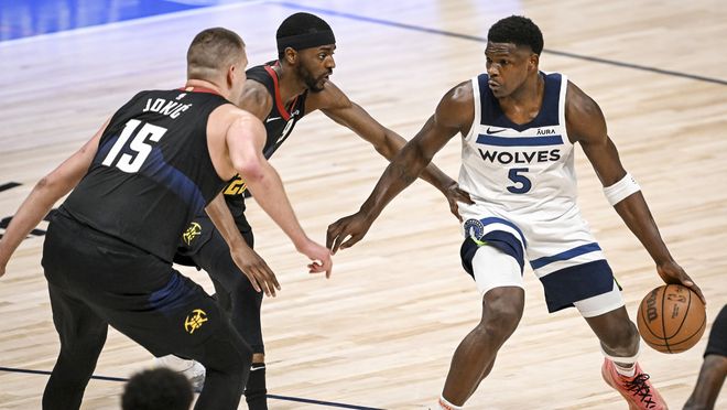 邓加：巴西球员和欧洲球员是不一样的，他们总想上场踢球（邓加：巴西球员有别于欧洲球员，人人都渴望出场）