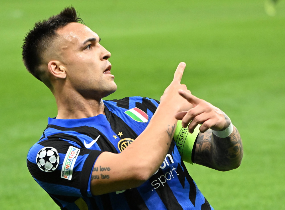 基米希打入生涯首粒欧冠乌龙，拜仁上次欧冠乌龙由阿拉巴打入（基米希首次在欧冠自摆乌龙，拜仁上一次欧冠乌龙由阿拉巴制造）