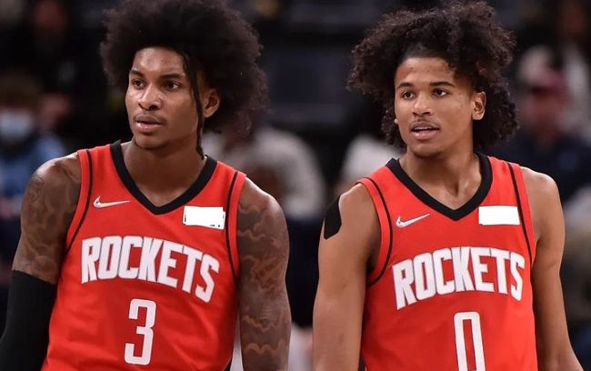 欧冠战报：马杜埃凯双响，马丁内利破门，阿森纳3-0布鲁日（欧冠综述：马杜埃凯梅开二度，马丁内利建功，阿森纳3-0完胜布鲁日）