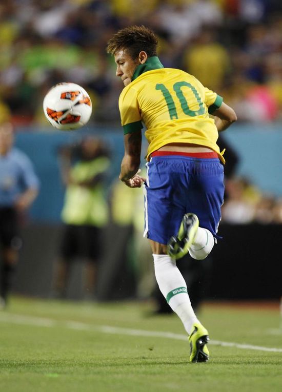 浮嶋敏：无论首发和替补都要为球队做贡献；满意赵松源的表现（浮嶋敏强调首发与替补皆须为球队贡献，并肯定赵松源的表现）